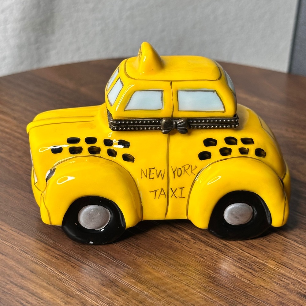 Vtg 2002 New York City Yellow Taxi Cab Ceramic Hinged Trinket Box NYC Souvenir